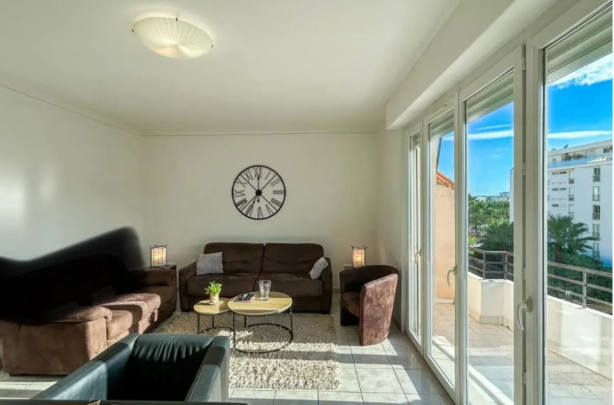 Appartement Stylish 3P, 2 Pas La Croisette à Cannes 0*,  France